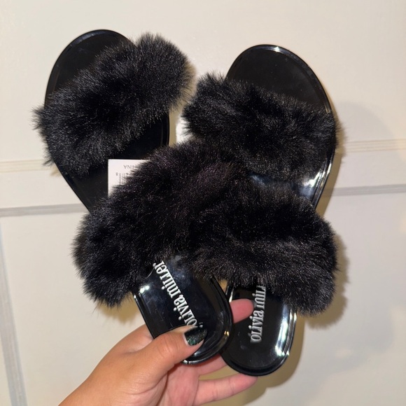 Shoes - Black Fluffy Sandals Sz 8 NWT